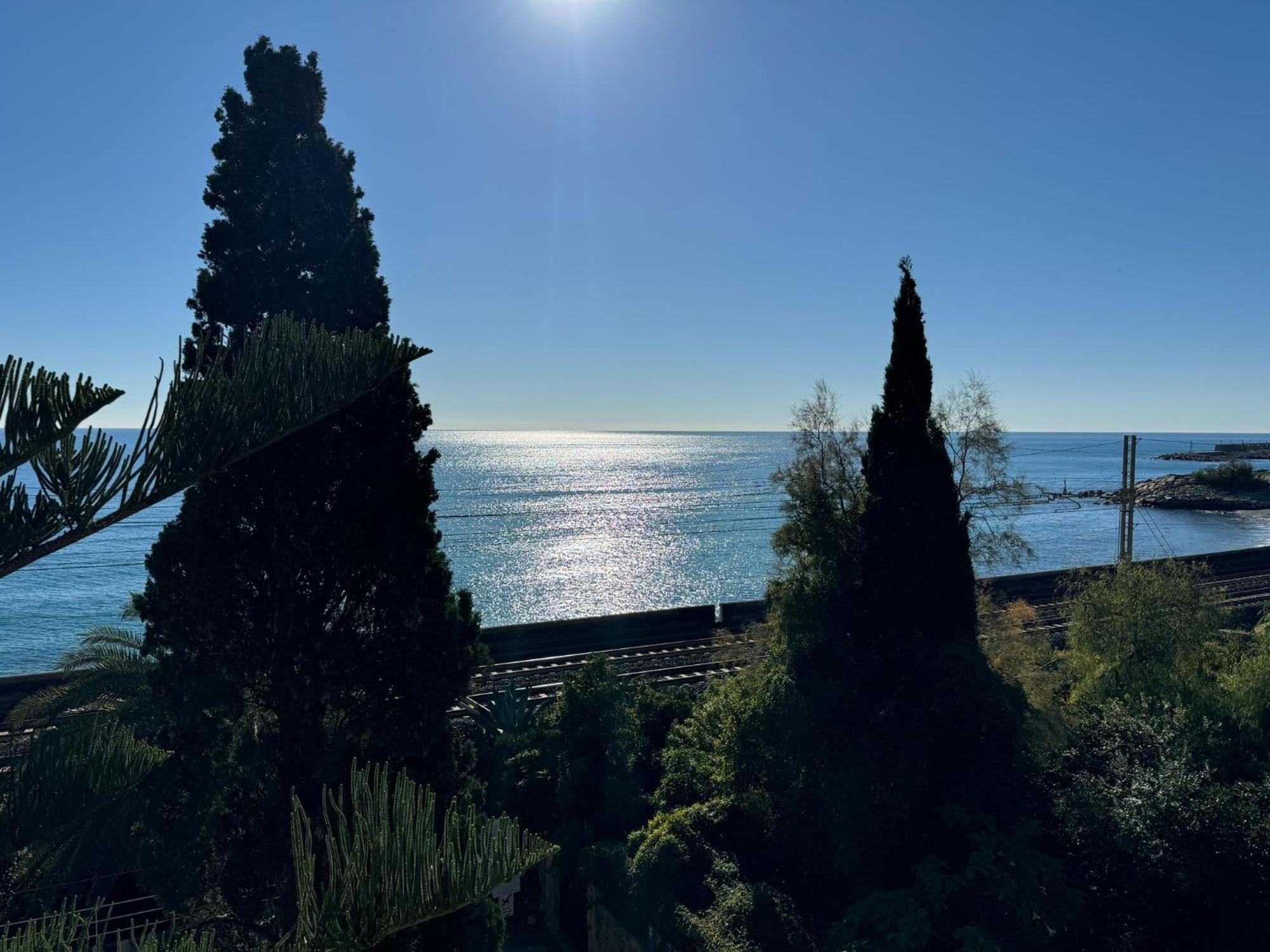 Hotel Lora Rda Luxury Bordighera Exterior photo